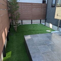 外構エクステリア工事スタッフ・バイト　急募！！！！！！！20代30代の若手社員が奮闘中です。　一緒に楽しく働きましょう！！　お客様のお家を綺麗に・オシャレに・正確に仕上げて喜んでもらいませんか？（未経験者大歓迎　優しく丁寧に教えますのですぐに色々出来るようになり仕事が楽しくなると思います。）また一人親方など外注様も募集しておりますので気になりましたらご連絡下さい。の画像