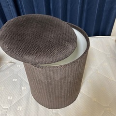 【あと1日で処分& 無料】収納付きスツール（椅子になる収納ボックス）の画像