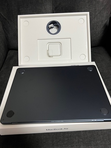 極美品　MacBook Air （M2 2022）512GB