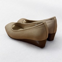 キャメロット オープントゥ ウェッジソール パンプス23cm ベージュ オフィスカジュアル フォーマル 通勤パンプスの画像