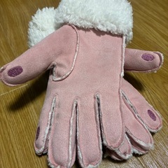 12/30　beamsファー付きのピンクの手袋の画像