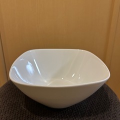 【明日処分　& 無料】食器まとめて（皿・ボウル）の画像