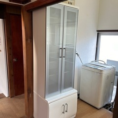 食器棚の画像