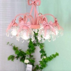 シャンデリアの組み立てと直付けからダクトレールプラグへの変換の画像