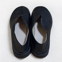 コンフォートシューズ ブラック 25cm Vカット スリッポン 歩きやすいの画像