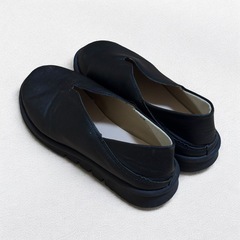 コンフォートシューズ ブラック 25cm Vカット スリッポン 歩きやすいの画像