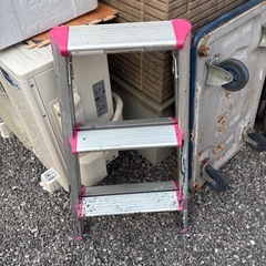 脚立三段の画像