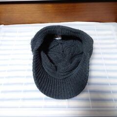 キャスケット　鍔付きニット帽　濃いグレー　Loo＆C 秋冬　フリーサイズの画像