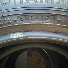 ヨコハマ冬タイヤ 185/60R15 iG60の画像