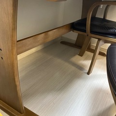 ダイニングテーブルの画像