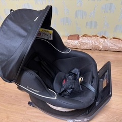 コンビ クルムーヴ ISOFIX エッグショック　回転式　チャイルドシート Combi 
の画像