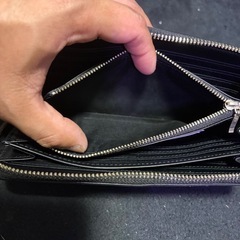 𝐂𝐚𝐥𝐯𝐢𝐧 𝐊𝐥𝐞𝐢𝐧長財布の画像