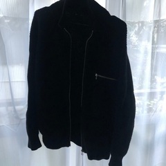 ニットセーター黒チェストジッパー付き中央チャック使用の画像