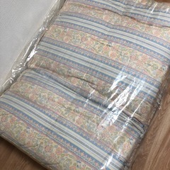 シングル布団セット　(敷布団、羽毛掛け布団、掛け布団カバー)
の画像