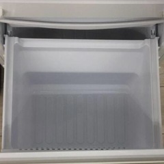 冷蔵庫【配達無料お届け設置出来ます💫都内近郊🚚】✨信頼のSHARP製✨2021年新品購入✨左右開きどっちでもドア採用💫❄️極美品✨除菌クリーニング済品✨他にも冷蔵庫.洗濯機.電子レンジ.オーブン電子レンジ.炊飯器.テーブル&椅子.机&チェアー.ベット&マットレス.ドレッサーなど多種多様な美品が有ります✨お気軽にお問い合わせ下さい💫の画像