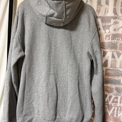 正規品carharttパーカーL sizeの画像