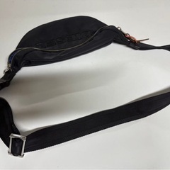 DIESEL ブラック ナイロンボディバック ウェストポーチの画像