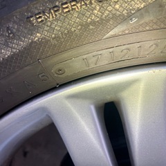 ダイハツ純正のタイヤとホイール4本セットの画像