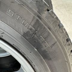 スタッドレスタイヤ　205/65R16の画像