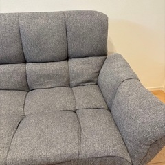 ニトリ グレー 2人掛けソファ モダンデザイン　ローソファの画像