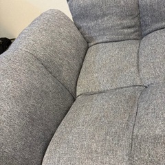 ニトリ グレー 2人掛けソファ モダンデザイン　ローソファの画像