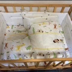 木製ベビーベッド！布団セットで
 の画像