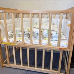 木製ベビーベッド！布団セットで
 の画像