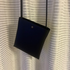 斜め掛けバックの画像