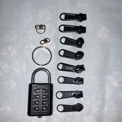 ダイヤルロック式やファスナー金具の画像