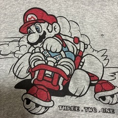 UNIQLOキッズ マリオ  パーカー　150せんち㎝ の画像