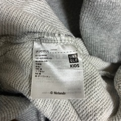 UNIQLOキッズ マリオ  パーカー　150せんち㎝ の画像