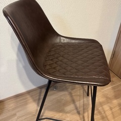 【引取のみ・トレーラーさえ余裕で入ります】テーブル　ブラウンチェア一脚セット　OPで炊飯器とホームベーカリー　パン焼き器の画像