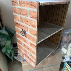 リメイクシートが貼られた既製品の棚③の画像