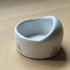 小動物の餌入れの画像