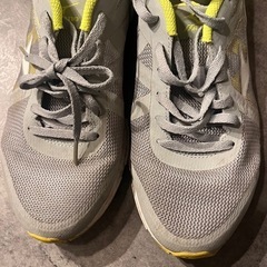 MIZUNO スニーカーの画像