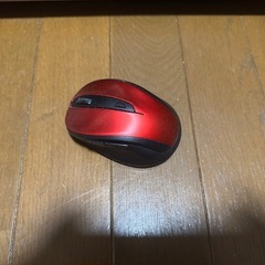 ワイヤレスマウス レッド　クリック音を抑えたワイヤレススクロールマウスの画像