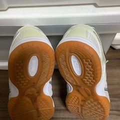 バタフライ　子供用 卓球シューズ22.5センチの画像