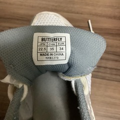 バタフライ　子供用 卓球シューズ22.5センチの画像