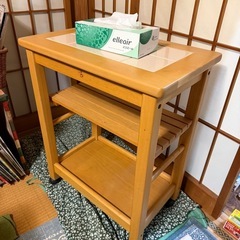美品❣️木製ワゴンタイル付きの画像