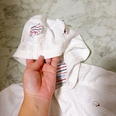 familiar フード付きホワイトポンチョ60-90cmの画像