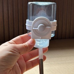 小動物の給水器の画像