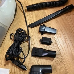 ブラック・アンド・デッカー 自動車用 ハンディクリーナーの画像