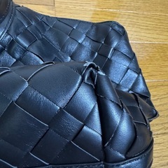 CHARLES & KEITH Ivette イヴェット ウーブントートバッグ　19900円の品の画像