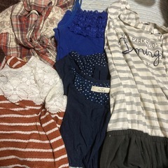 写真2枚　レディース服、バッグ、折りたたみ傘まとめ売りの画像