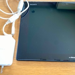 Sony Xperiaタブレット、スタンド付きの画像