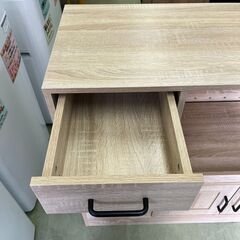 【リサイクルショップ ピカソ 小松原】🧺🍳✨美品‼️ナチュラル木目✨Plum（プラム）幅88 レンジ台✨スライド棚＆ガラス扉付き✨（128013）★5911★の画像