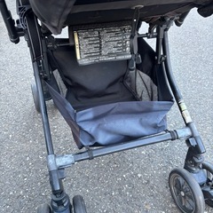 コンビ ベビーカー メチャカルハンディ オート4キャスの画像