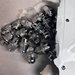 トヨタ　ハイエース　200系　純正アルミホイール　4本！ホイールナットつき！の画像