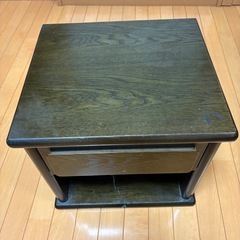 サイドテーブルの画像