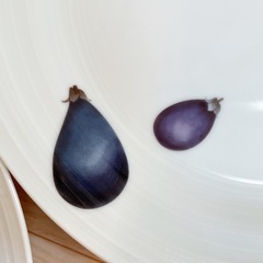 前畑陶器 野菜柄 ナス ピーマン 白 皿の画像